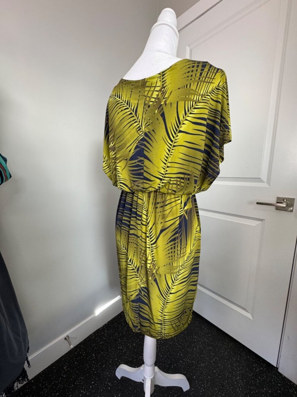 Valerie Bertinelli Womens Tropical Palm Print Dress 8 Yellow & Black Travel - Picture 15 of 16